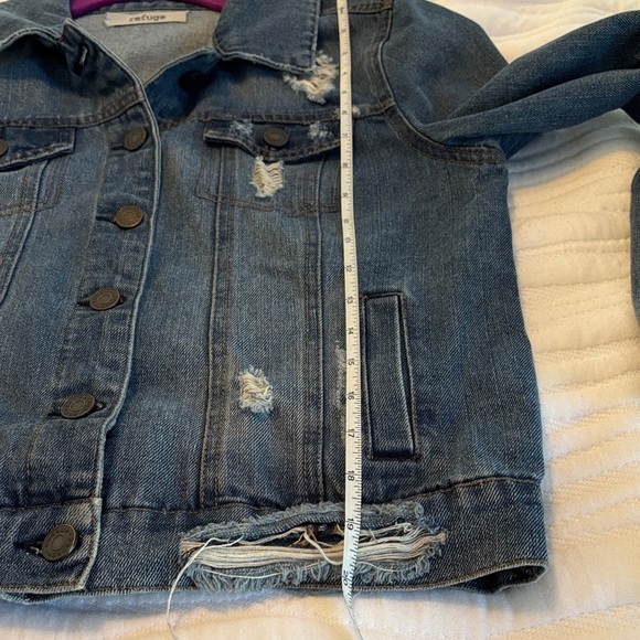 Refuge Women's Distressed Blue Jean Jacket Size Medium - Picture 11 of 16